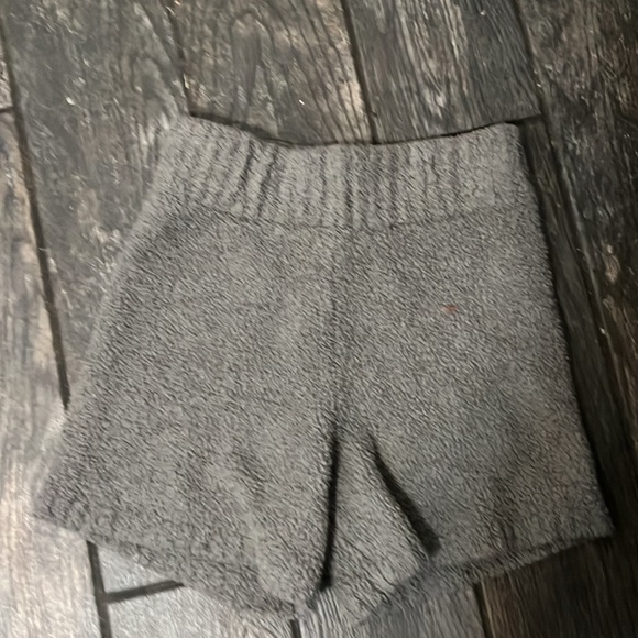 SKIMS cozy knit shorts in smoke - Picture 4 of 7